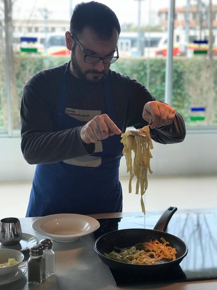 Servir platos a la vista del